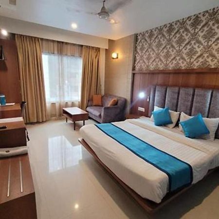 Fabhotel Prime Sapphire Regency Вадодара Экстерьер фото
