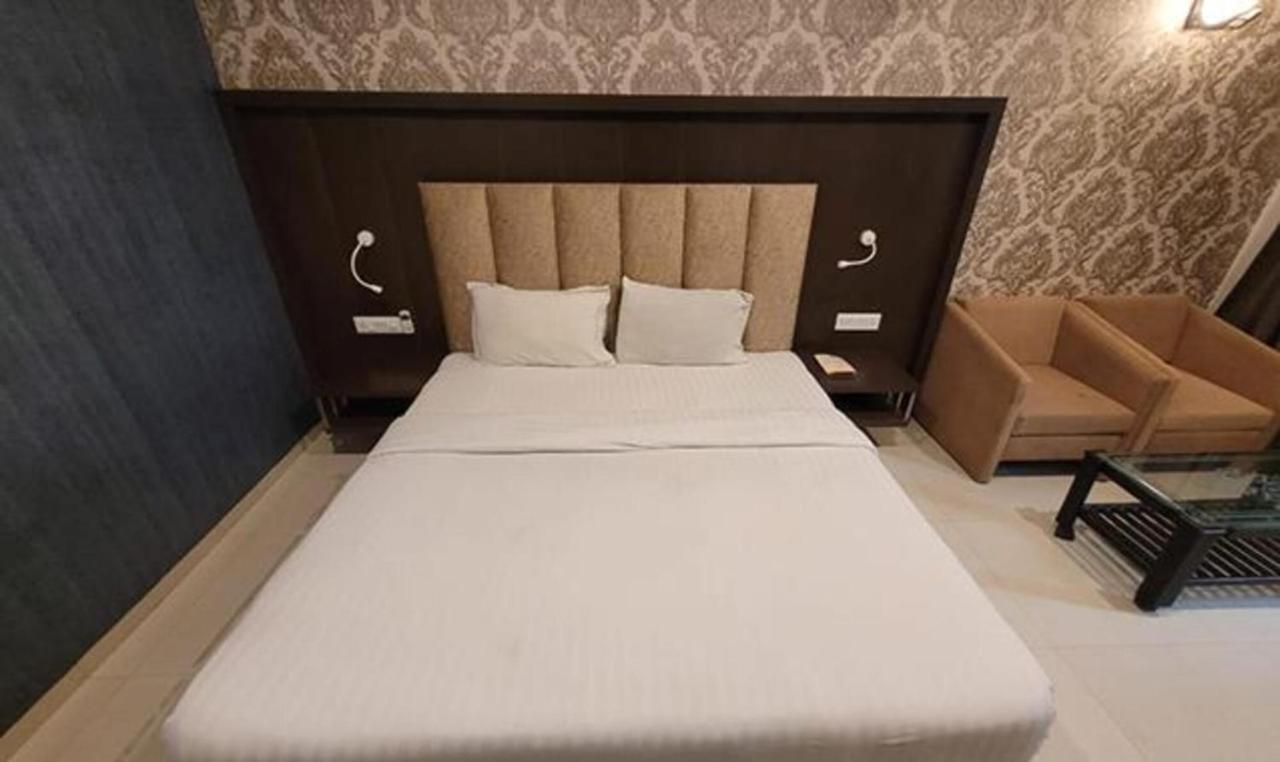 Fabhotel Prime Sapphire Regency Вадодара Экстерьер фото